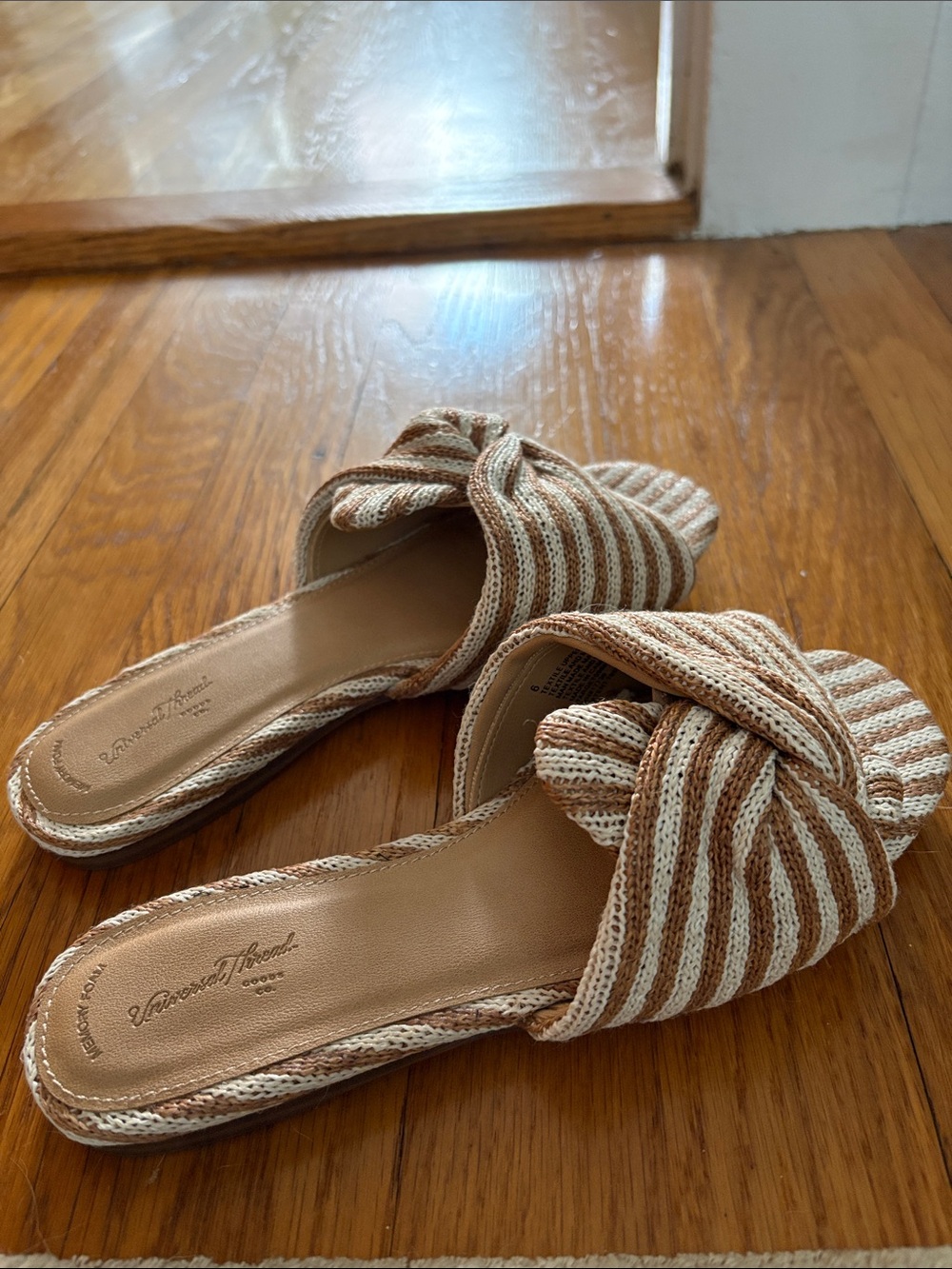 NWOT Universal Thread Beige & Cream Knotted Slide Sandals